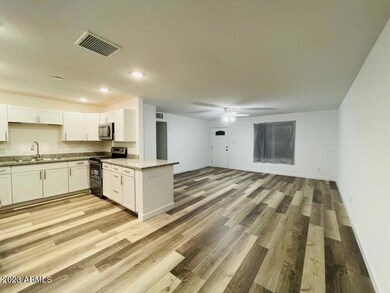 4544 N 48th Dr, Phoenix, AZ 85031 - photo 7