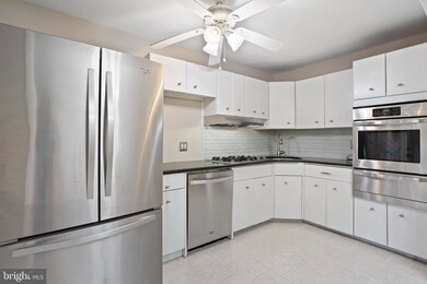 118 Botanic Ct, Upper Darby, PA 19082 - photo 7
