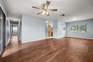 611 SW 3rd St, Gainesville, FL 32601 - photo 5