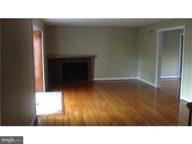 903 Cedar St, Riverton, NJ 08077 - photo 2