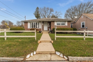 1035 Grand St, Phillipsburg, NJ 08865 - photo 2