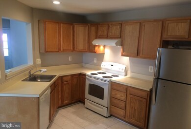 8313 Green Heron Way unit 14, Lorton, VA 22079 - photo 6