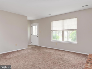 909 Truro Ln, Crofton, MD 21114 - photo 5