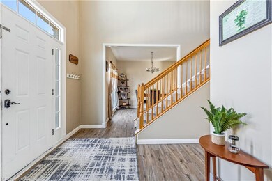 501 Cobblestone Ct, Wadsworth, OH 44281 - photo 2