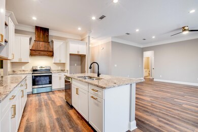 2 (2 of 26) Kitchen