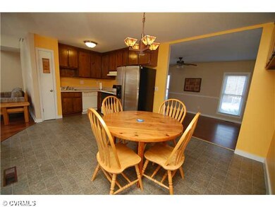 Kitchen - Eat-in kitchen with pantry and stainless
