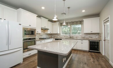 50 Heirloom Garden Place, the Woodlands, TX 77354 - photo 2