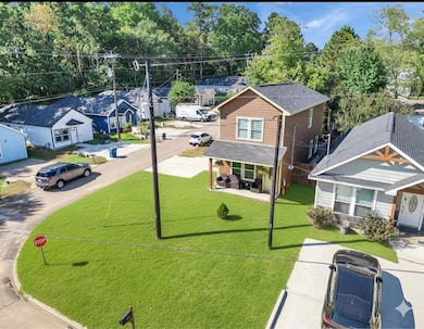 Corner lot- Ubicada en la esquina mas linda de Lake Conroe Village