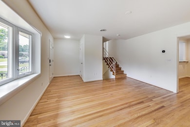 906 Snider Ln, Silver Spring, MD 20905 - photo 3