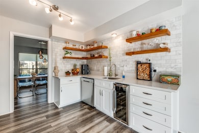 10650 Steppington Dr unit 212, Dallas, TX 75230 - photo 4