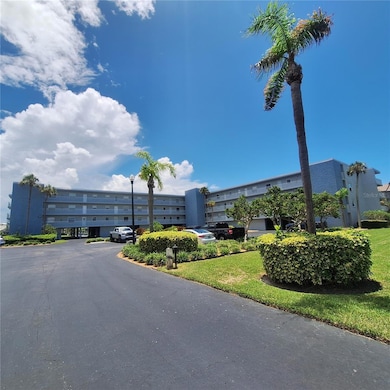 719 Pinellas Bayway S unit 203, Saint Petersburg, FL 33715 - photo 2