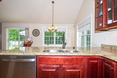 8 Jamesway Dr, Litchfield, NH 03052 - photo 4