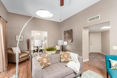 10633 W Pineaire Dr, Sun City, AZ 85351 - photo 7