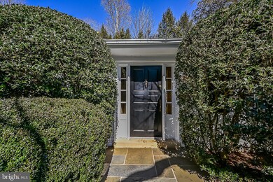 963 Saigon Rd, McLean, VA 22102 - photo 5