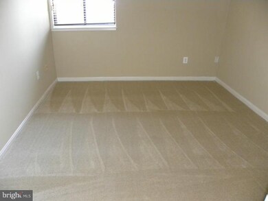 9745 Kings Crown Ct unit 2, Fairfax, VA 22031 - photo 6