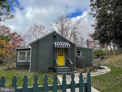 240 Whorton Hollow Rd, Castleton, VA 22716 - photo 2