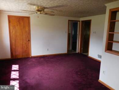 928 Mary St, Mount Joy, PA 17552 - photo 5