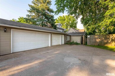 1714 N Marquette St, Davenport, IA 52804 - photo 2