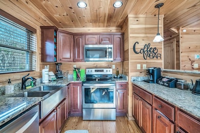 1940 Backhome Ln unit 3, Sevierville, TN 37876 - photo 5