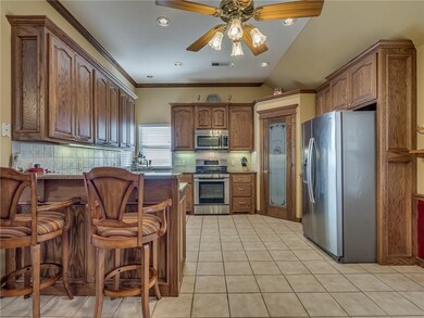 2604 SE 11th St, Moore, OK 73160 - photo 6