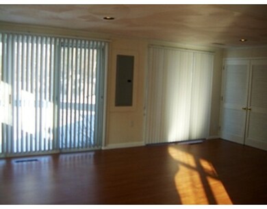 21 Skilton Ln unit 21, Burlington, MA 01803 - photo 4