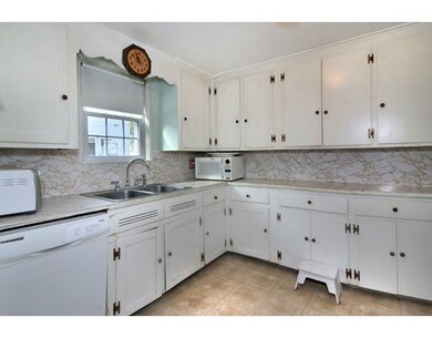 196B Quincy Shore Dr, Quincy, MA 02171 - photo 6