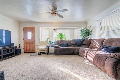 1307 NW Conklin Ave, Grants Pass, OR 97526 - photo 2