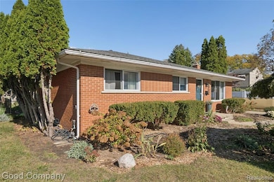 2927 George Dr, Warren, MI 48092 - photo 2