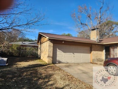 1307 Colorado St, Texarkana, TX 75503 - photo 3