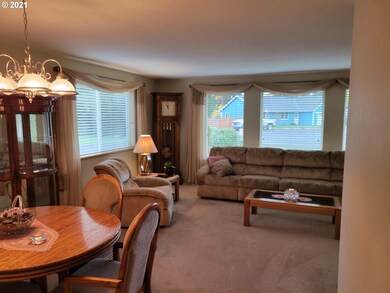 Living Room/Dining Room