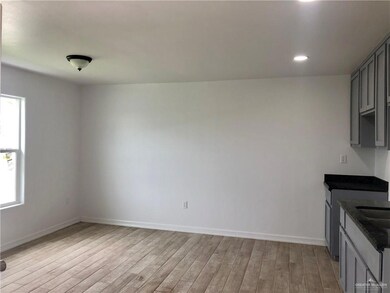 813 Canela Dr, Alamo, TX 78516 - photo 3