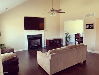 061B95C6-3F97-4A5E-95A5-E4D9AED5428B