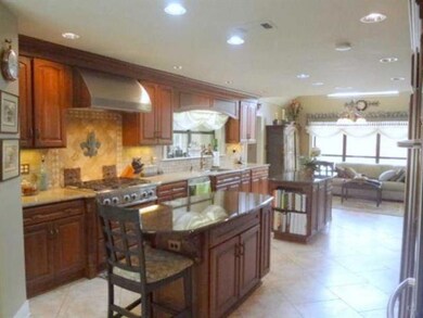 Kitchen. 6 Kitchen