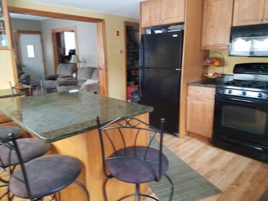 302 Salem St, Rockland, MA 02370 - photo 6