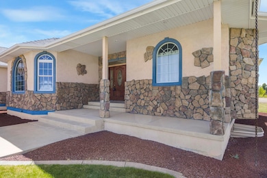 7 S Lavaside Rd, Blackfoot, ID 83221 - photo 2