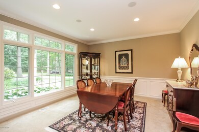 007-Dining_Room-1887298-medium
