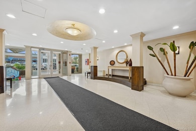 Lobby with recessed lighting