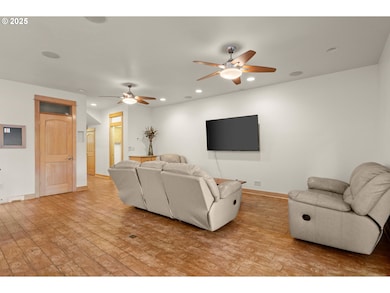 170 SW Eckman St, McMinnville, OR 97128 - photo 7