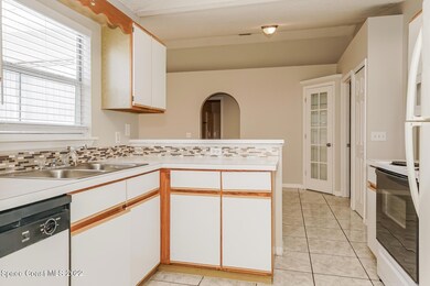 005-photo-kitchen-11396233