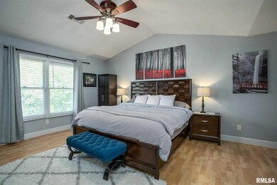 733 W 59th St, Davenport, IA 52806 - photo 7