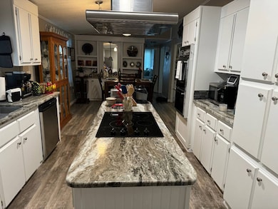 2212 Ridgecrest Dr, Valrico, FL 33594 - photo 2