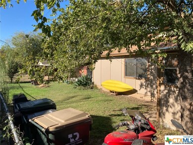 1109 Dartmouth St unit A/B, San Marcos, TX 78666 - photo 2