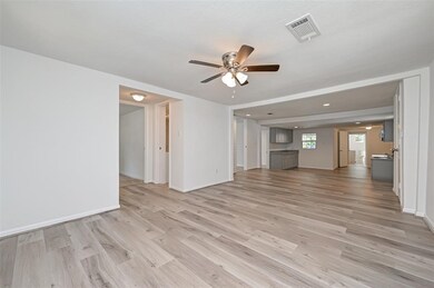 330 Plymouth St, Houston, TX 77022 - photo 6