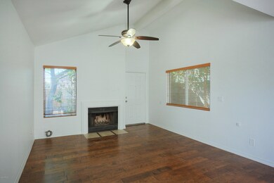 3314EKeltonLane107-005