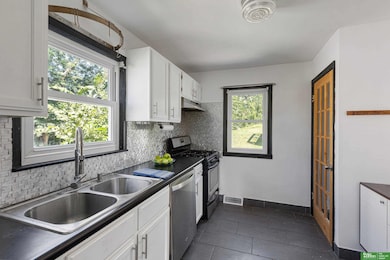 4328 Larimore Ave, Omaha, NE 68111 - photo 4