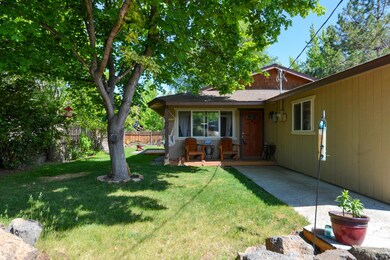 1941 SW Reindeer Ave-6
