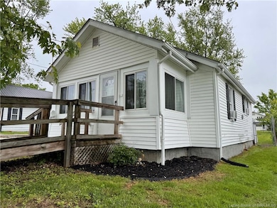 202 R St, Bedford, IN 47421 - photo 2