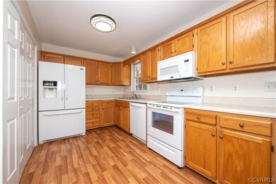 Kitchen has newer appliances