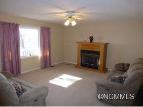 Livingroom With Gas FP
