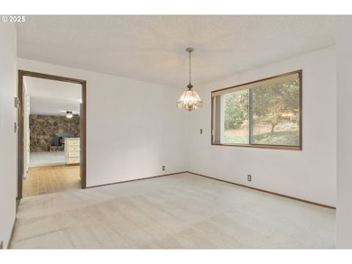 2838 Warren St, Eugene, OR 97405 - photo 7